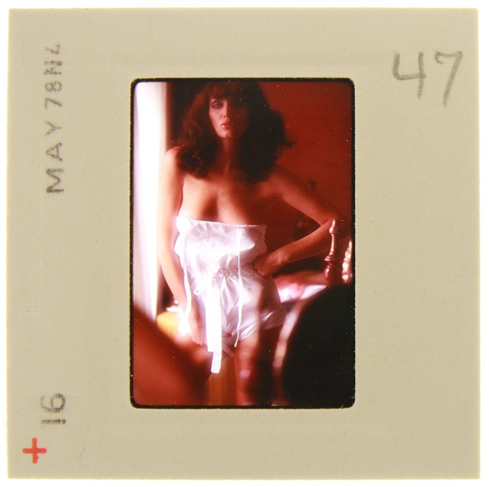 Original 35mm Kate Simmons 1978 By Bob Guccione: Original nude, erotic, 35mm slide features Kate Simmons taken by Bob Guccione in May 1978. Subject: Kate