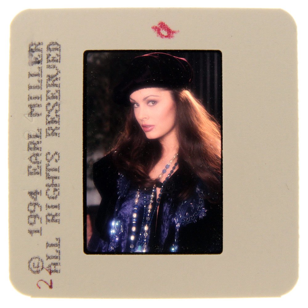 Original 35mm Leslie Glass 1994 By Earl Miller: Original nude, erotic, 35mm slide features Leslie Glass taken by Earl Miller in 1994. Print and/or markings on the slide mount are original.