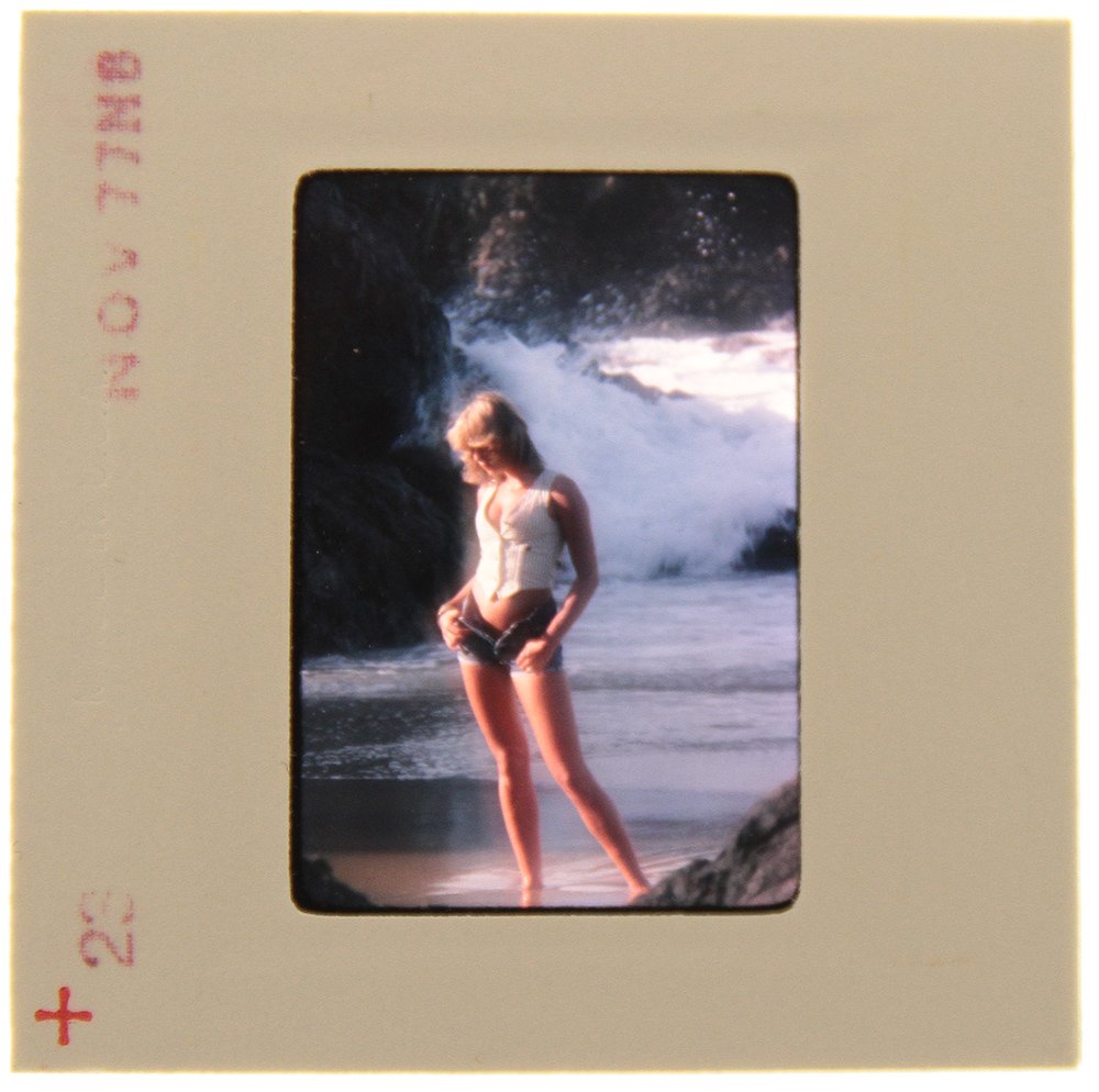 Original 35mm Jane Hargrave 1976 By Bob Guccione: Original nude, erotic, 35mm slide features Jane Hargrave taken by Bob Guccione in 1976. Print and/or markings on the slide mount are original.