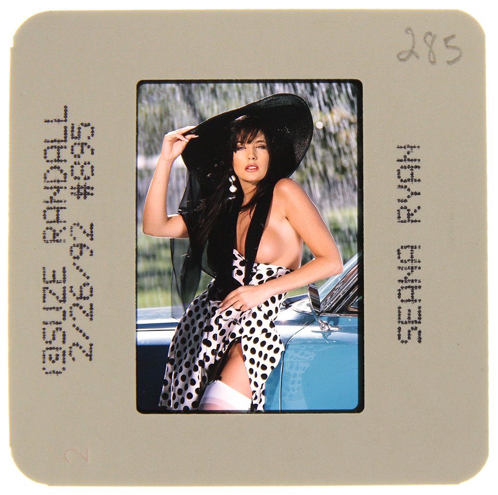Original 35mm Seana Ryan 1992 By Suze Randall: Original nude, erotic, 35mm slide features Seana Ryan taken by Suze Randall in 1992. Print and/or markings on the slide mount are original.