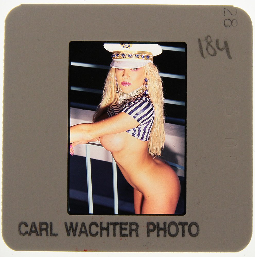 Original 35mm Lisa Gayle 1995 By Carl Wachter: Original nude, erotic, 35mm slide features Lisa Gayle taken Carl Wachter in 1995. Print and/or markings on the slide mount are original.