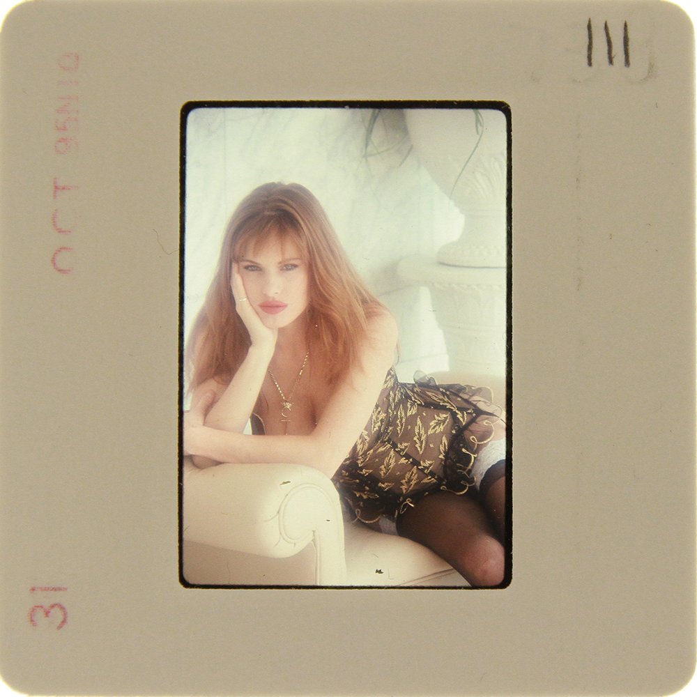 Original 35mm Andi Sue Irwin 1995 By Bob Guccione: Original nude, erotic, 35mm slide features Andi Sue Irwin taken by Bob Guccione in 1995. Print and/or markings on the slide mount are original. Print and/or markings on the slide mount are original.