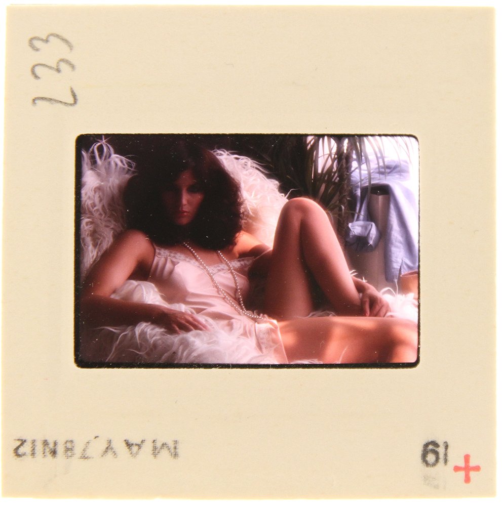 Original 35mm Kate Simmons 1978 By Bob Guccione: Original nude, erotic, 35mm slide features Kate Simmons taken by Bob Guccione in May 1978. Subject: Kate