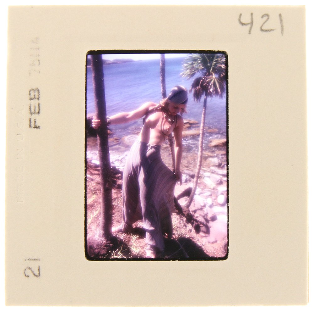 Original 35mm Jane Hargrave 1975 By Bob Guccione: Original nude, erotic, 35mm slide features Jane Hargrave taken by Bob Guccione in 1975. Print and/or markings on the slide mount are original.