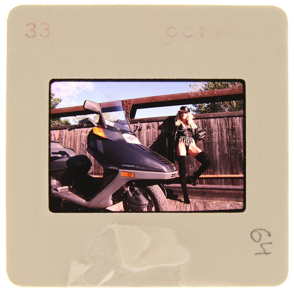 Original 35mm Ginger Miller 1989 By Bob Guccione: Original nude, erotic, 35mm slide features Ginger Miller taken by Bob Guccione in 1989. Print and/or markings on the slide mount are original.