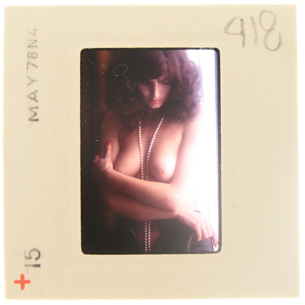 Original 35mm Kate Simmons 1978 By Bob Guccione: Original nude, erotic, 35mm slide features Kate Simmons taken by Bob Guccione in May 1978. Subject: Kate