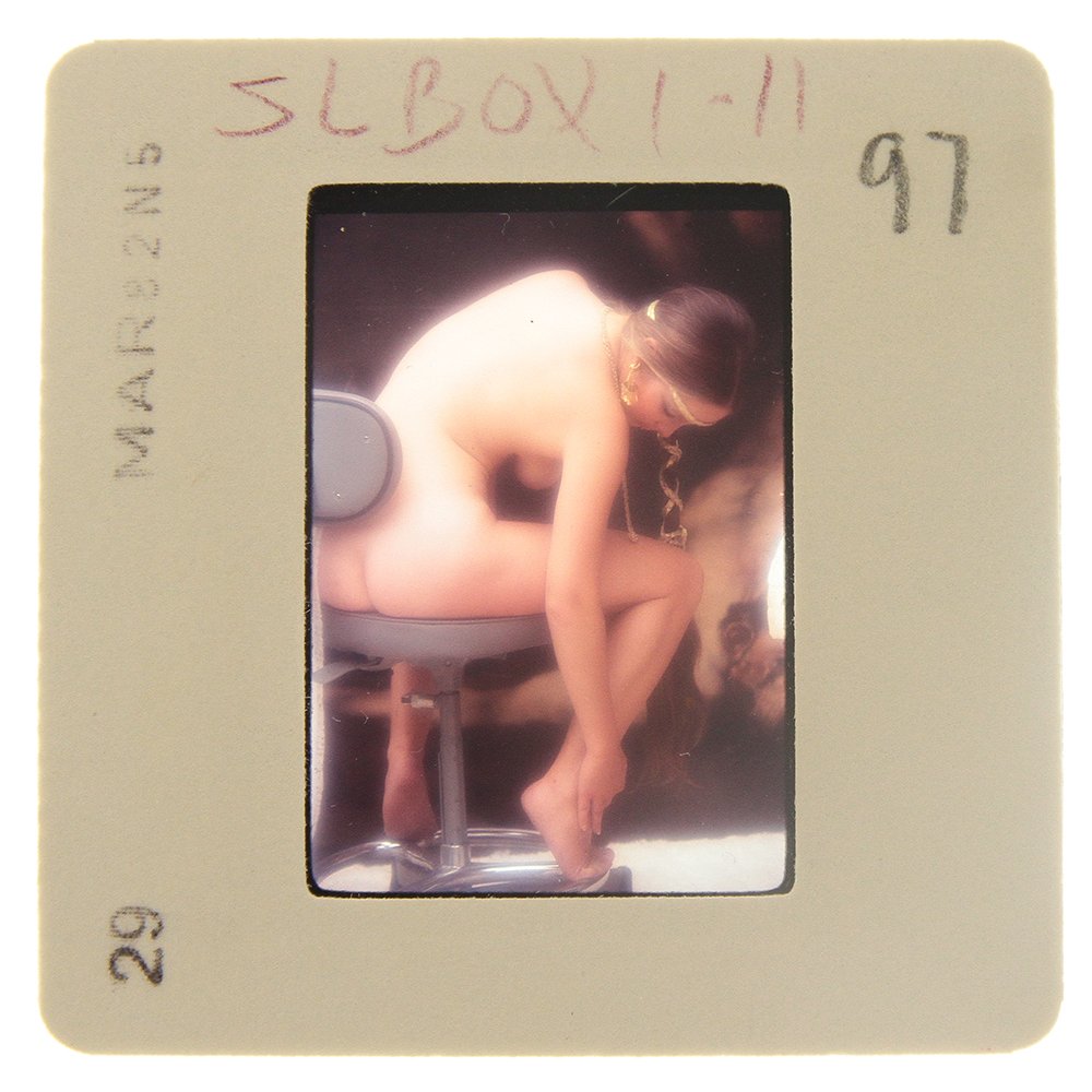 Original 35mm Lari Jones 1982 By Bob Guccione: Original nude, erotic, 35mm slide features Lari Jones taken by Bob Guccione in 1982. Print and/or markings on the slide mount are original. 