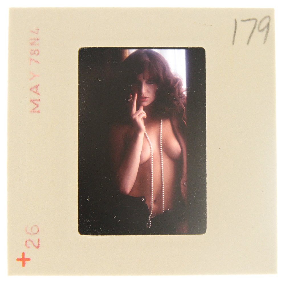 Original 35mm Kate Simmons 1978 By Bob Guccione: Original nude, erotic, 35mm slide features Kate Simmons taken by Bob Guccione in May 1978. Subject: Kate