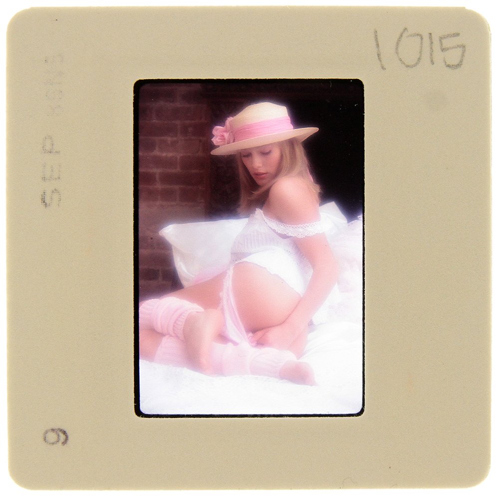 Original 35mm Janice Martin 1985 By Bob Guccione: Original nude, erotic, 35mm slide features Janice Martin taken by Bob Guccione in 1985. Print and/or markings on the slide mount are original.