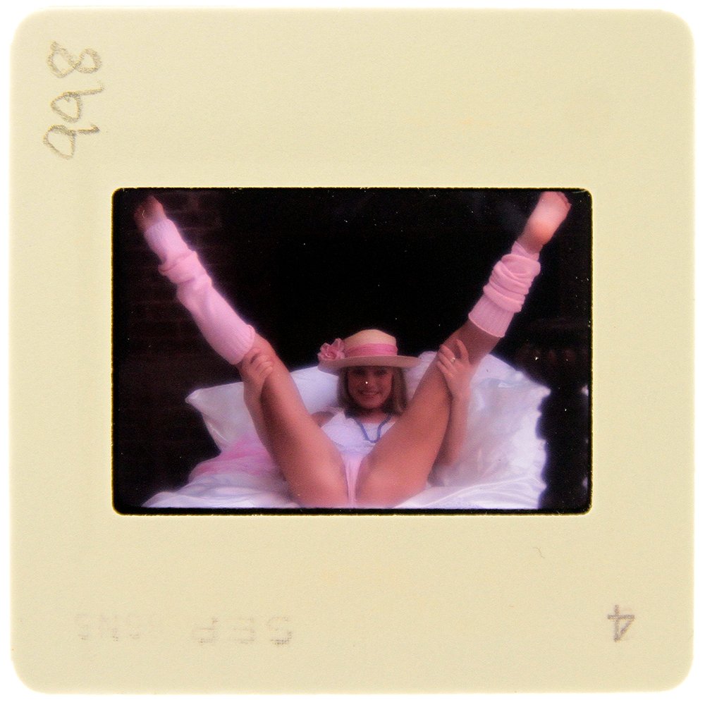 Original 35mm Janice Martin 1985 By Bob Guccione: Original nude, erotic, 35mm slide features Janice Martin taken by Bob Guccione in 1985. Print and/or markings on the slide mount are original.