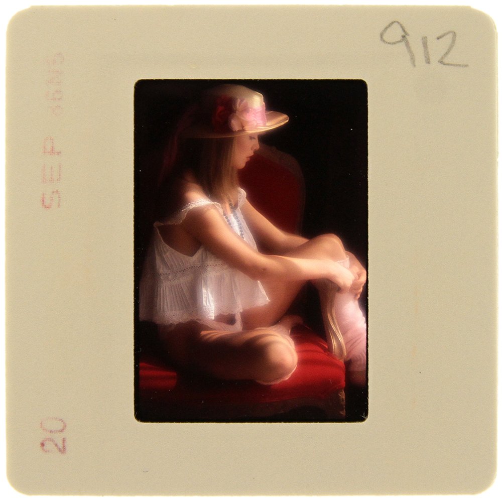 Original 35mm Janice Martin 1985 By Bob Guccione: Original nude, erotic, 35mm slide features Janice Martin taken by Bob Guccione in 1985. Print and/or markings on the slide mount are original.