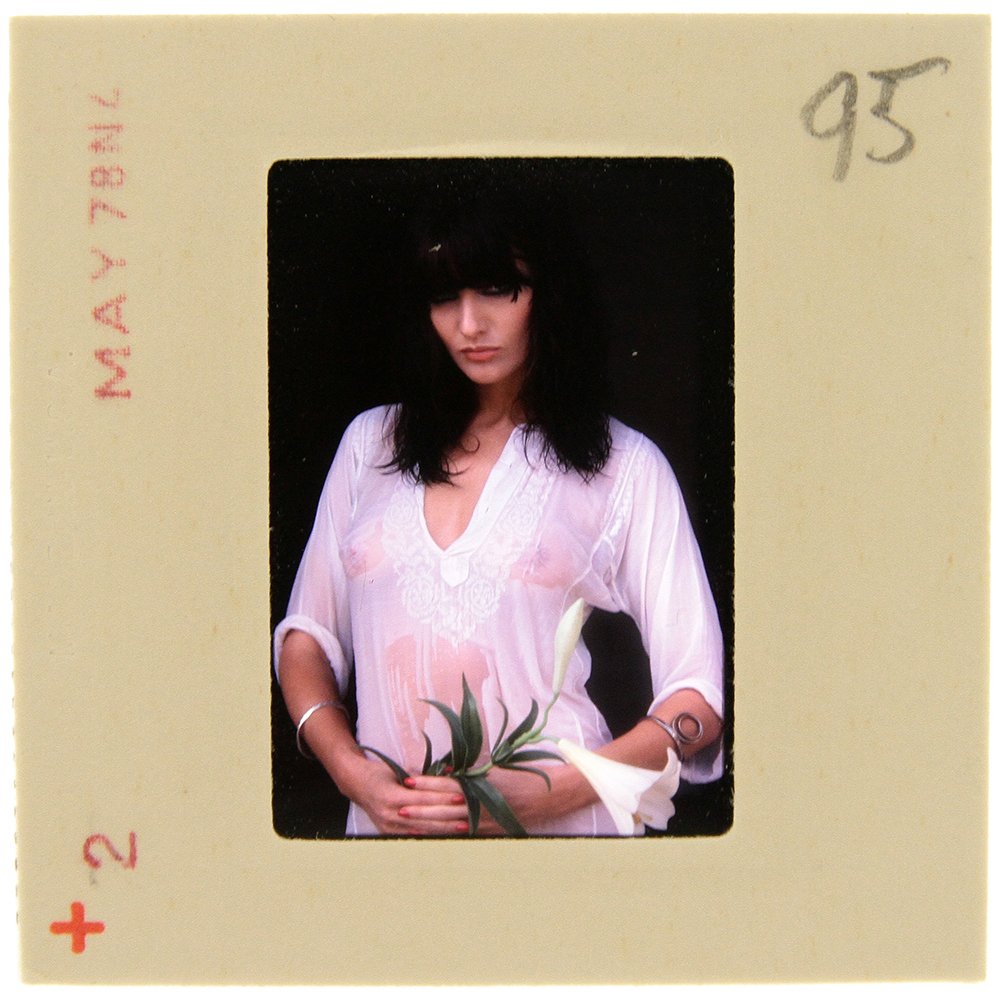 Original 35mm Kate Simmons 1978 By Bob Guccione: Original nude, erotic, 35mm slide features Kate Simmons taken by Bob Guccione in May 1978. Print and/or markings on the slide mount are original. <