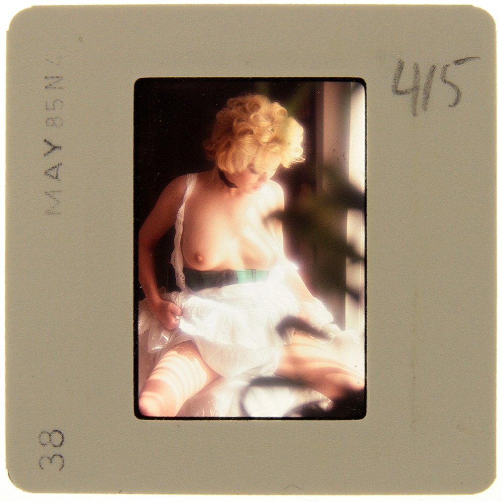 Original 35mm Janice Martin 1985 By Bob Guccione: Original nude, erotic, 35mm slide features Janice Martin taken by Bob Guccione in 1985. Print and/or markings on the slide mount are original.