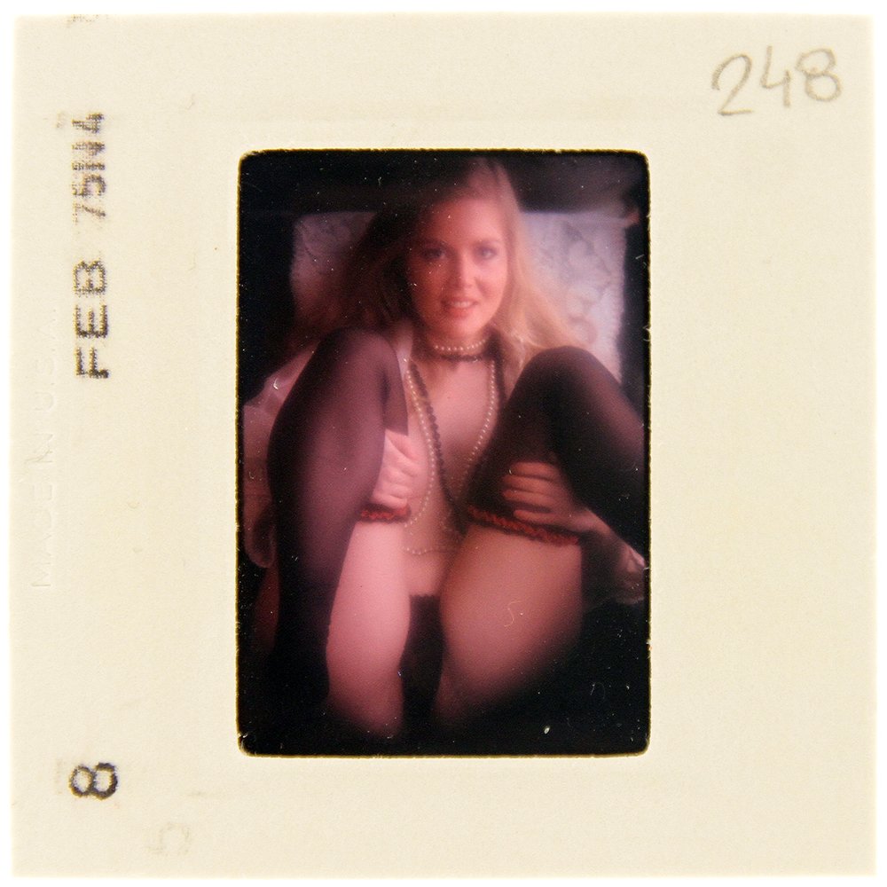 Original 35mm Wendy Blodgett 1975 By Bob Guccione: Original nude, erotic, 35mm slide features Wendy Blodgett taken by Bob Guccione in 1975. Print and/or markings on the slide mount are original.