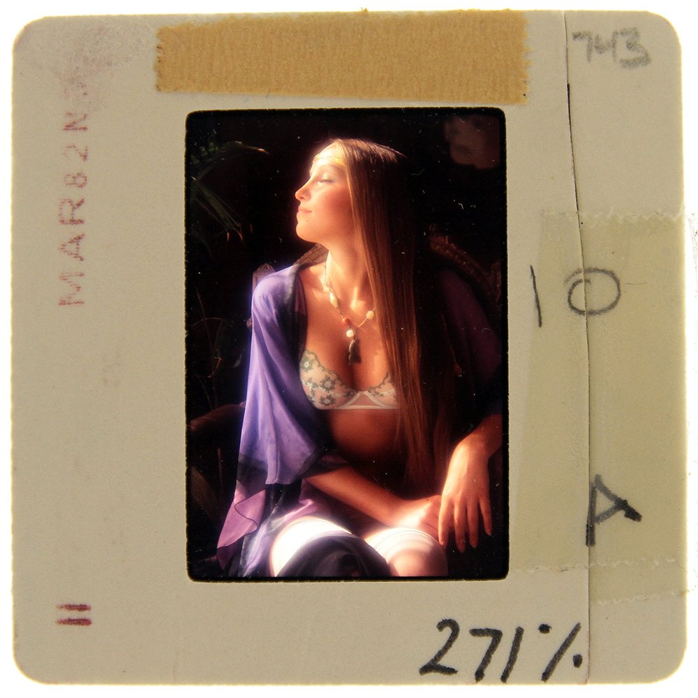 Original 35mm Lari Jones 1982 By Bob Guccione: Original nude, erotic, 35mm slide features Lari Jones taken by Bob Guccione in 1982. Print and/or markings on the slide mount are original. 