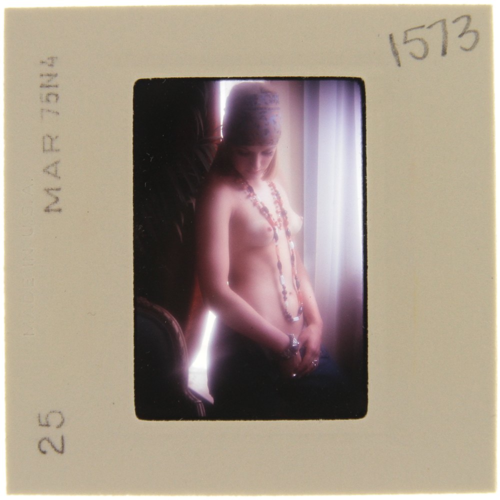 Original 35mm Jane Hargrave 1975 By Bob Guccione: Original nude, erotic, 35mm slide features Jane Hargrave taken by Bob Guccione in 1975. Print and/or markings on the slide mount are original.