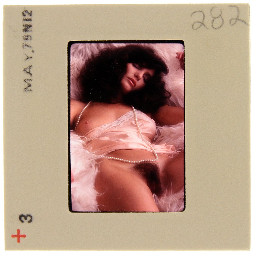 Original 35mm Kate Simmons 1978 By Bob Guccione: Original nude, erotic, 35mm slide features Kate Simmons taken by Bob Guccione in May 1978. Subject: Kate