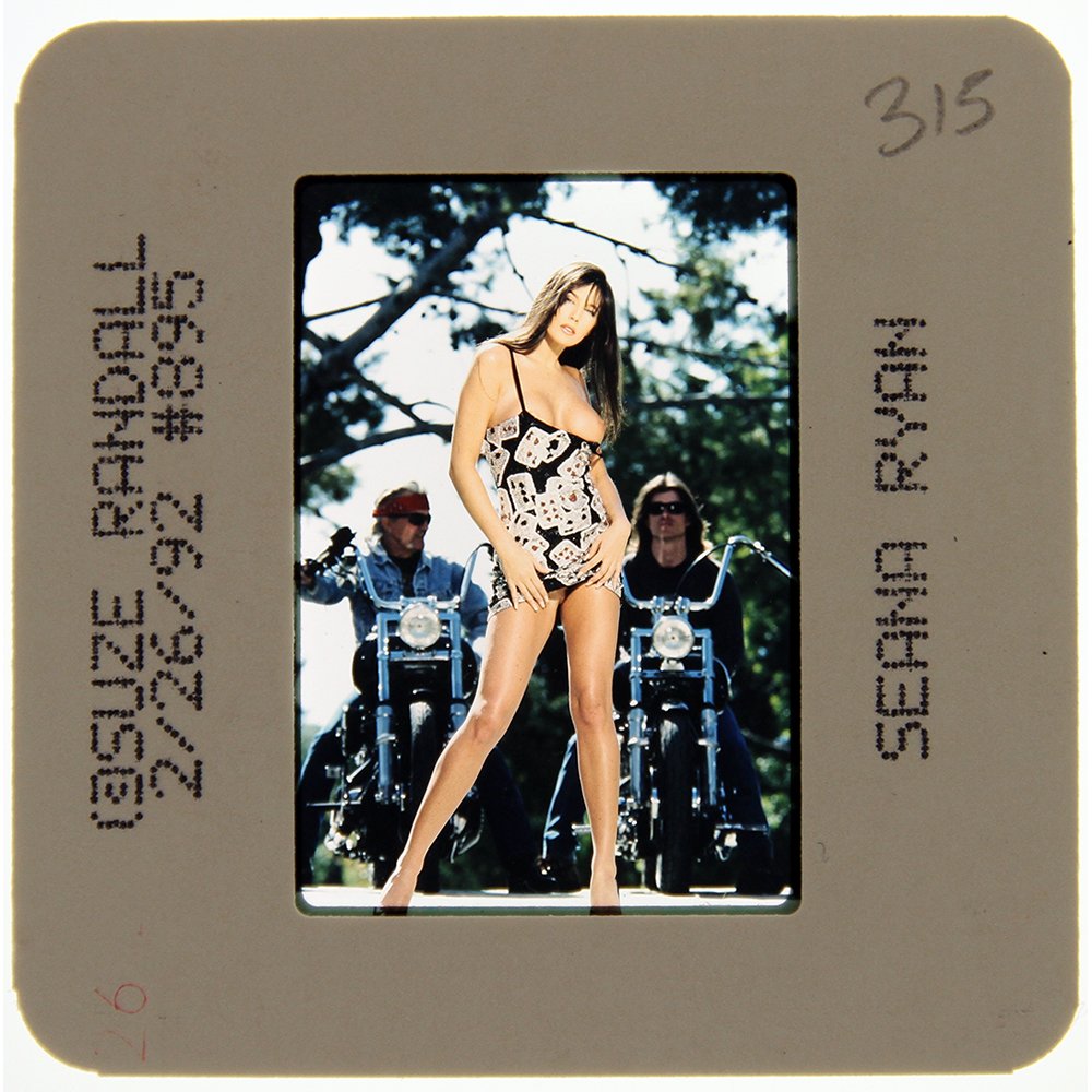 Original 35mm Seana Ryan 1992 By Suze Randall: Original nude, erotic, 35mm slide features Seana Ryan taken by Suze Randall in 1992. Print and/or markings on the slide mount are original.