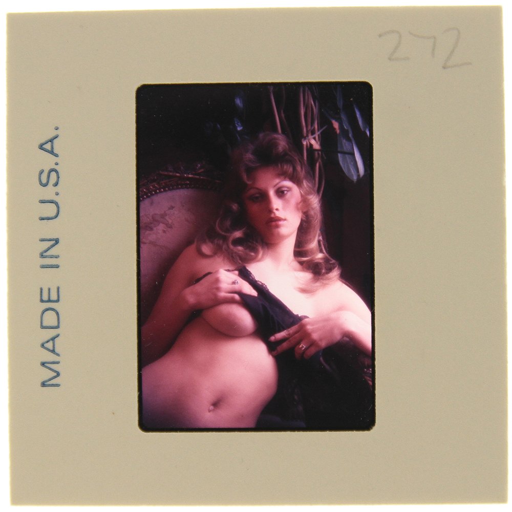 Original 35mm Susan Waide 1975 By Bob Guccione: Original nude, erotic, 35mm slide features Suzan Waide taken by Bob Guccione in 1975. Print and/or markings on the slide mount are original.