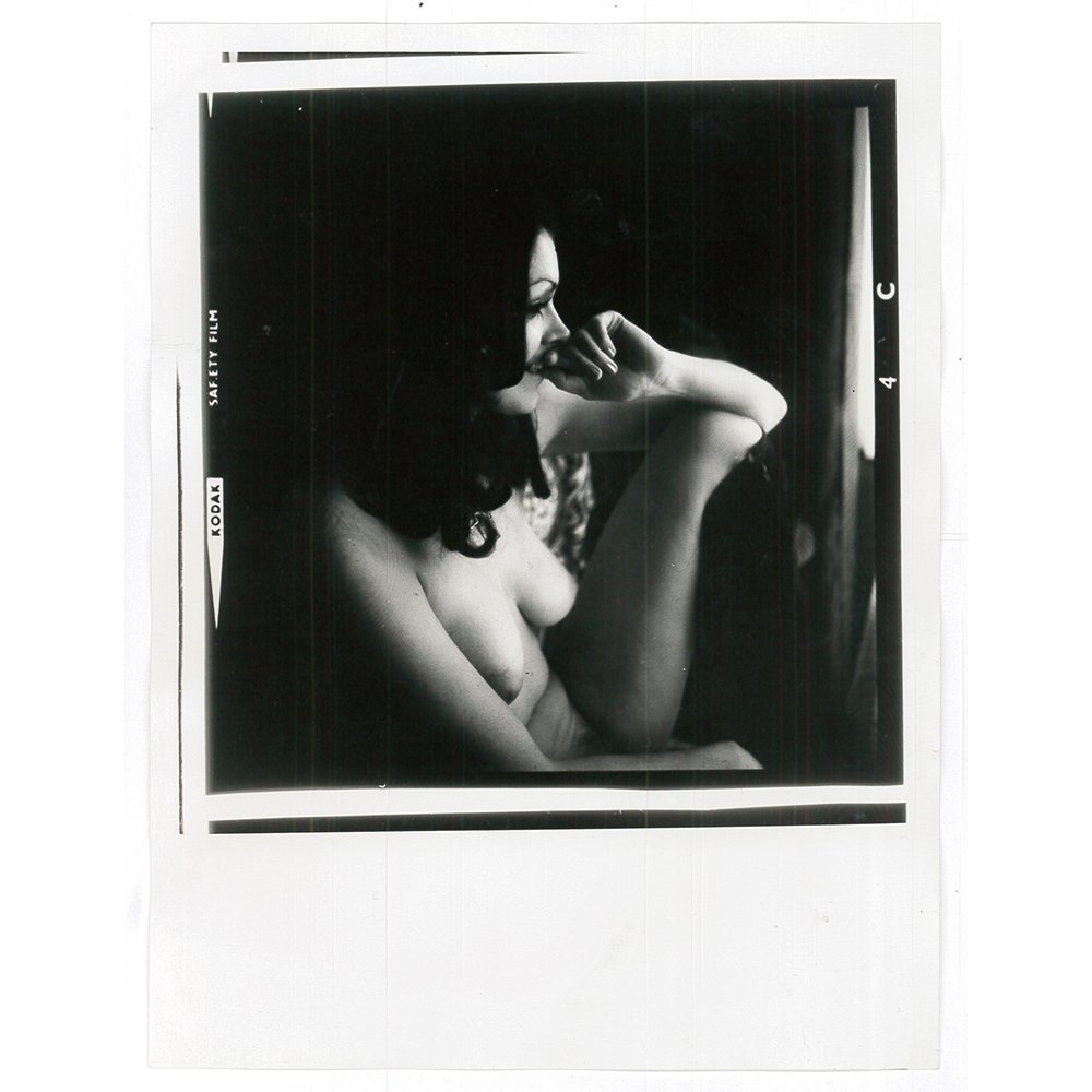 Orig 6x8 Silver Gelatin Lesley Harrison '72 By Guccione: Original nude, erotic, 6 1/2" by 8 1/2" silver gelatin print features Lesley Harrison taken by Bob Guccione in 1972.Model: