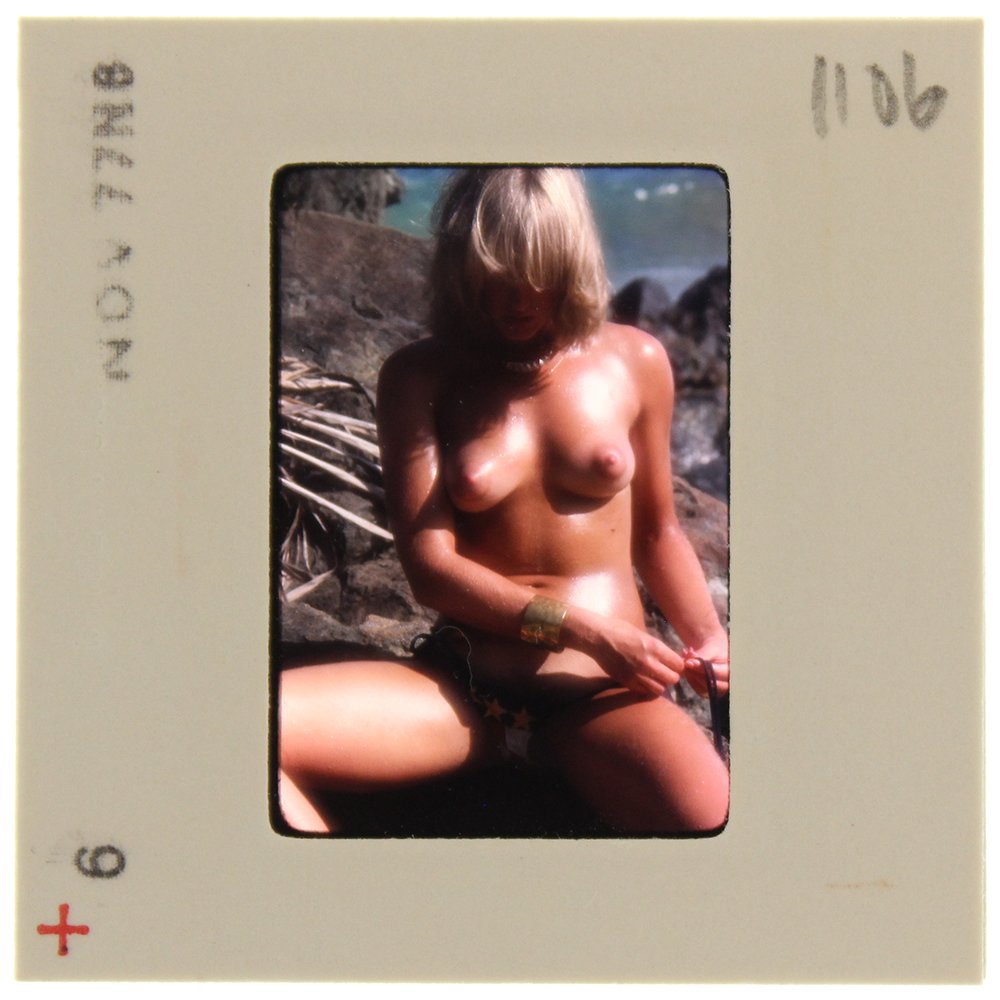 Original 35mm Jane Hargrave 1977 By Bob Guccione: Original nude, erotic, 35mm slide features Jane Hargrave taken by Bob Guccione in 1977. Print and/or markings on the slide mount are original.