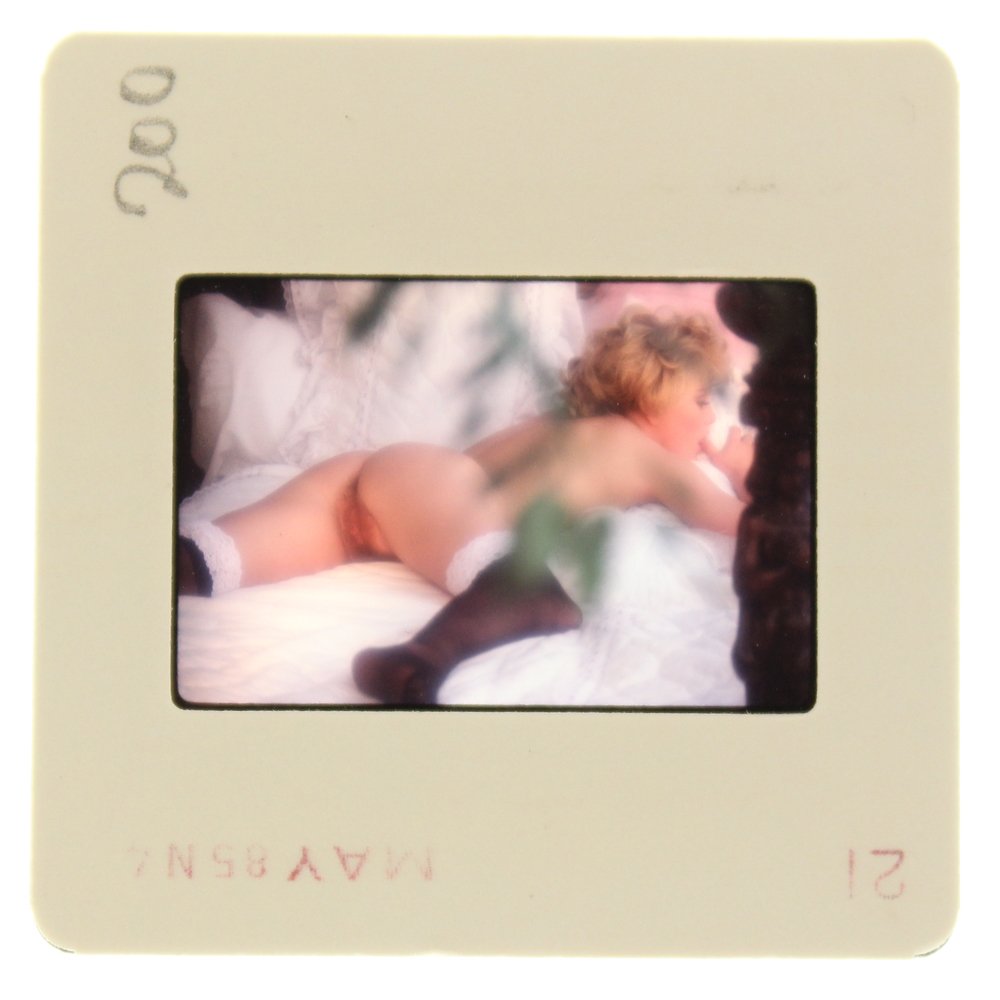 Original 35mm Janice Martin 1985 By Bob Guccione: Original nude, erotic, 35mm slide features Janice Martin taken by Bob Guccione in 1985. Print and/or markings on the slide mount are original.