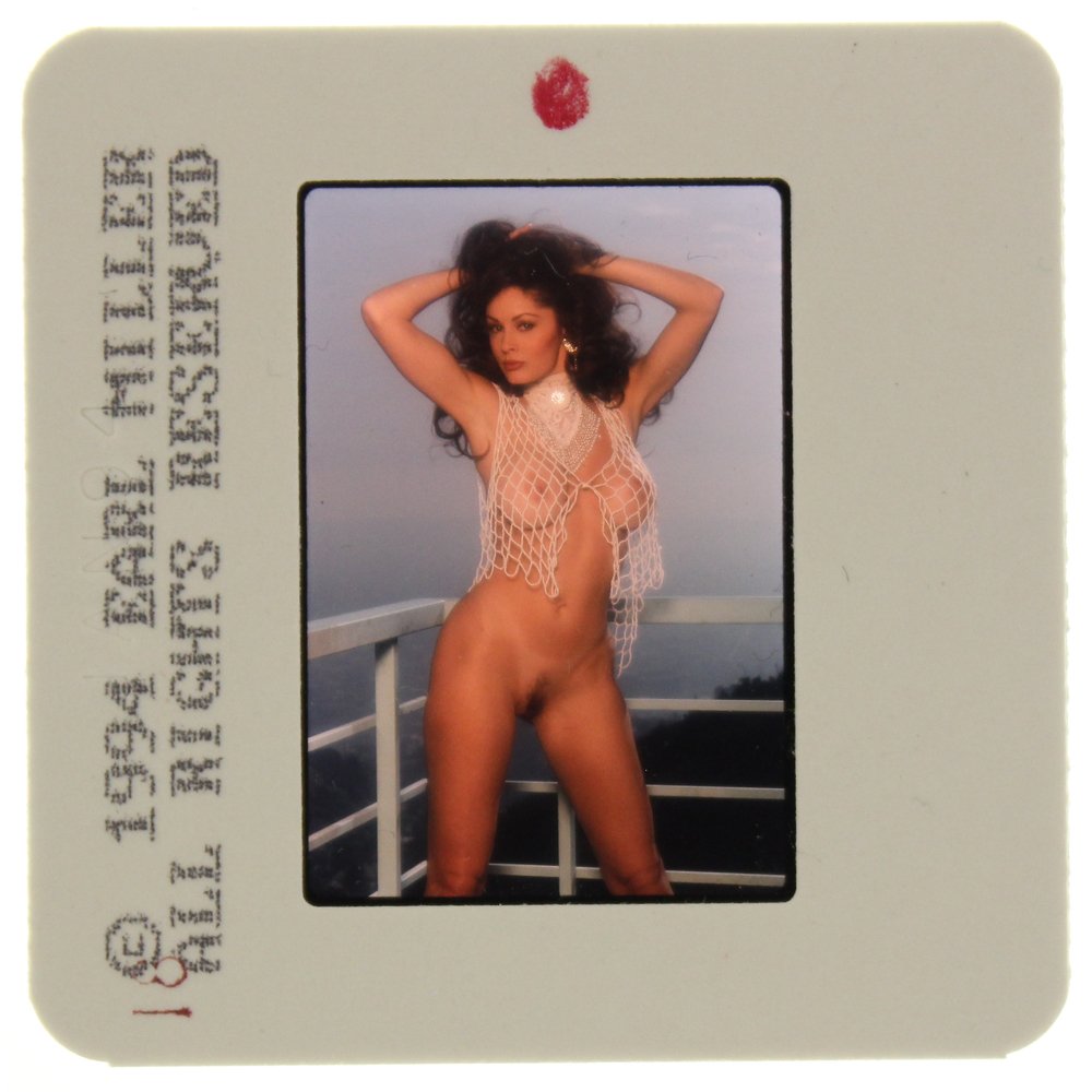 Original 35mm Leslie Glass 1994 By Earl Miller: Original nude, erotic, 35mm slide features Leslie Glass taken by Earl Miller in 1994. Print and/or markings on the slide mount are original.