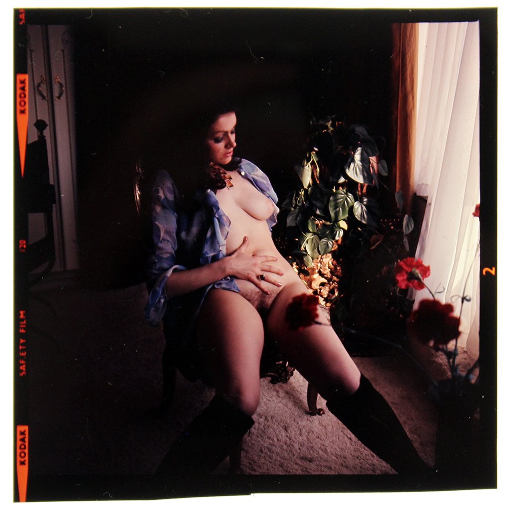 Original 120mm Lesley Harrison 1972 By Bob Guccione: Original nude, erotic, 120mm transparency features Lesley Harrison taken by Bob Guccione in 1972.Model: 23-year-old