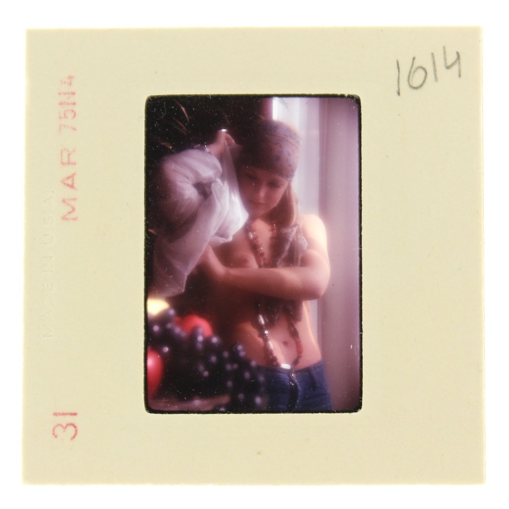 Original 35mm Jane Hargrave 1975 By Bob Guccione: Original nude, erotic, 35mm slide features Jane Hargrave taken by Bob Guccione in 1975. Print and/or markings on the slide mount are original.