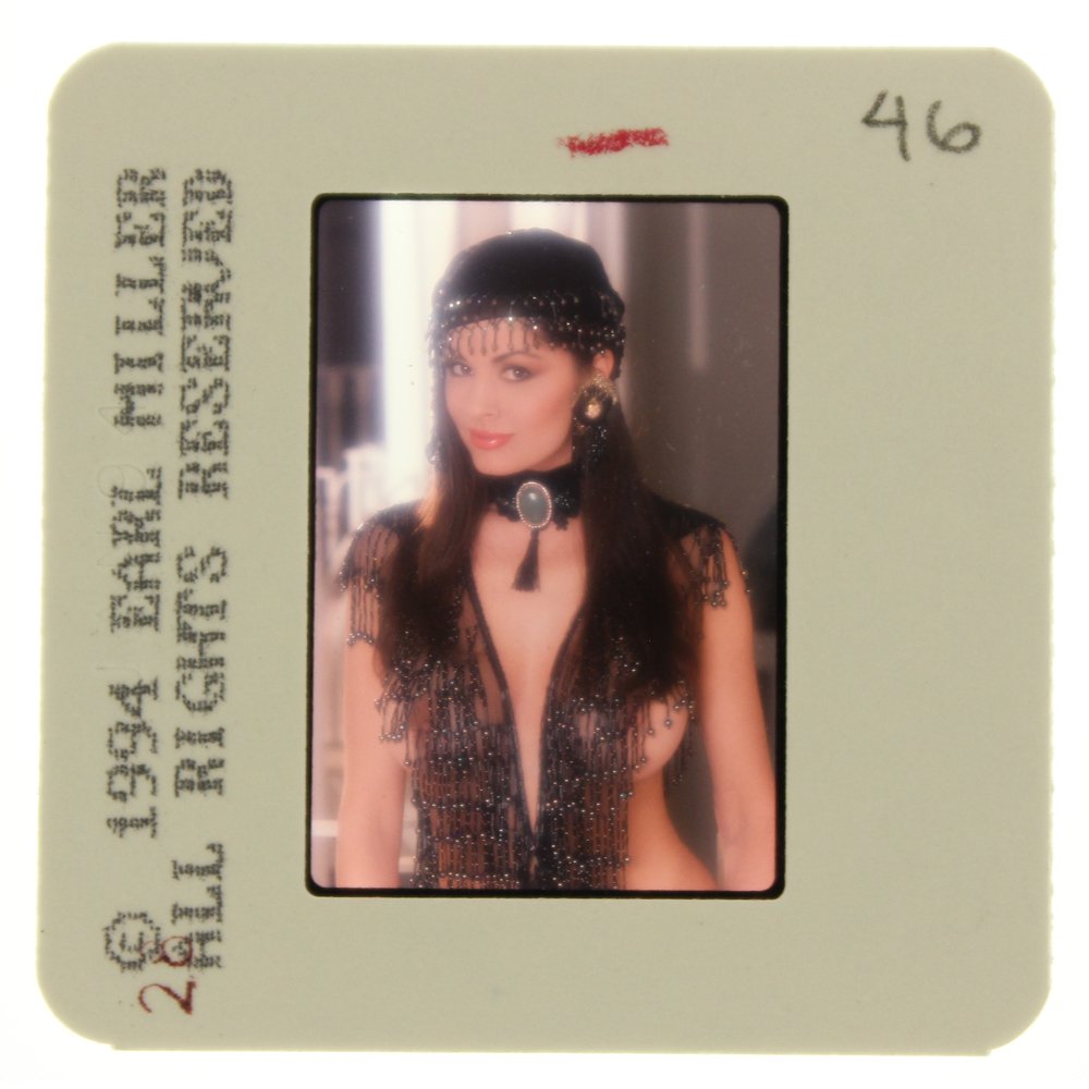Original 35mm Leslie Glass 1994 By Earl Miller: Original nude, erotic, 35mm slide features Leslie Glass taken by Earl Miller in 1994. Print and/or markings on the slide mount are original.