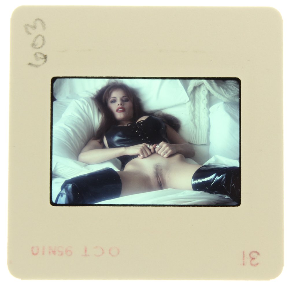 Original 35mm Andi Sue Irwin 1995 By Bob Guccione: Original nude, erotic, 35mm slide features Andi Sue Irwin taken by Bob Guccione in 1995. Print and/or markings on the slide mount are original. Print and/or markings on the slide mount are original.