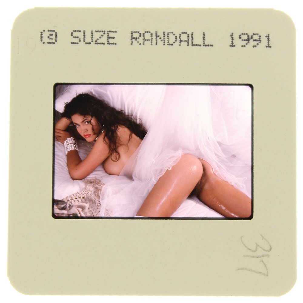 Original 35mm Jami Dion 1991 By Suze Randall: Original nude, erotic, 35mm slide features Jami Dion by Suze Randall in 1991. Print and/or markings on the slide mount are original.