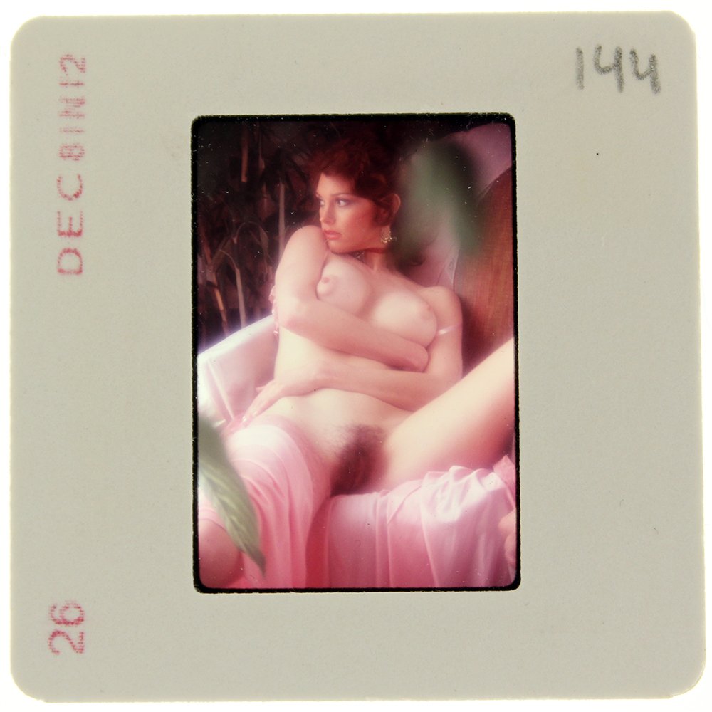 Original 35mm Donna Barnes 1981 By Bob Guccione: Original nude, erotic, 35mm slide features Donna Barnes taken by Bob Guccione in 1981. Print and/or markings on the slide mount are original.