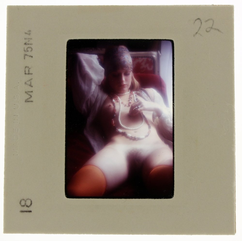 Jane Hargrave 1975 35mm By Bob Guccione: Original nude, erotic, 35mm slide features Jane Hargrave taken by Bob Guccione in 1975. Print and/or markings on the slide mount are original.