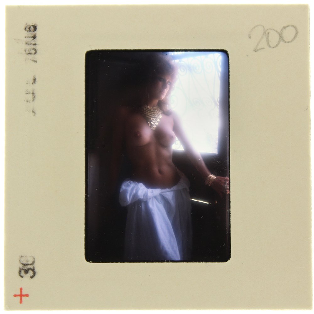 Bonnie Dee 1975 35mm By Bob Guccione: Original 35mm slide features Bonnie Dee Wilson taken by Bob Guccione in 1975.Model: Bonnie Dee Wilson made her deb