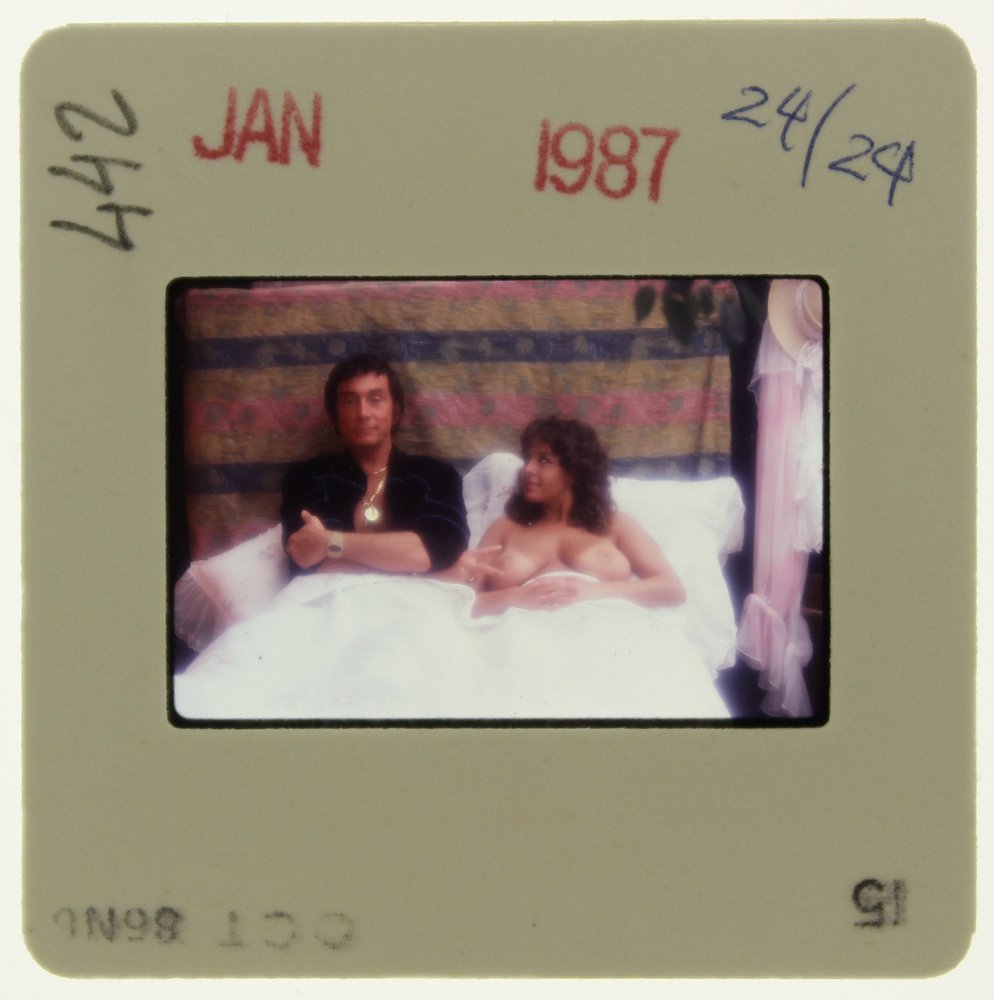 Mindy Farrar 1987 35mm By Bob Guccione: Original 35mm slide features Mindy Farrar taken by Bob Guccione in 1987. Print and/or markings on the slide mount are original. Mo