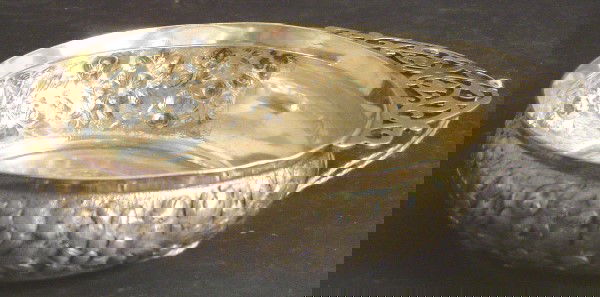 STERLING REPOUSSE PORRINGER A. DUHME & CO. ENGRAVE: (1/0379) STERLING REPOUSSE PORRINGER A. DUHME & CO. ENGRAVED OCTOBER 1878 6"