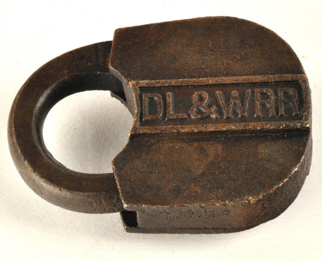 DL&W Cast Brass Lock (1 of 2)