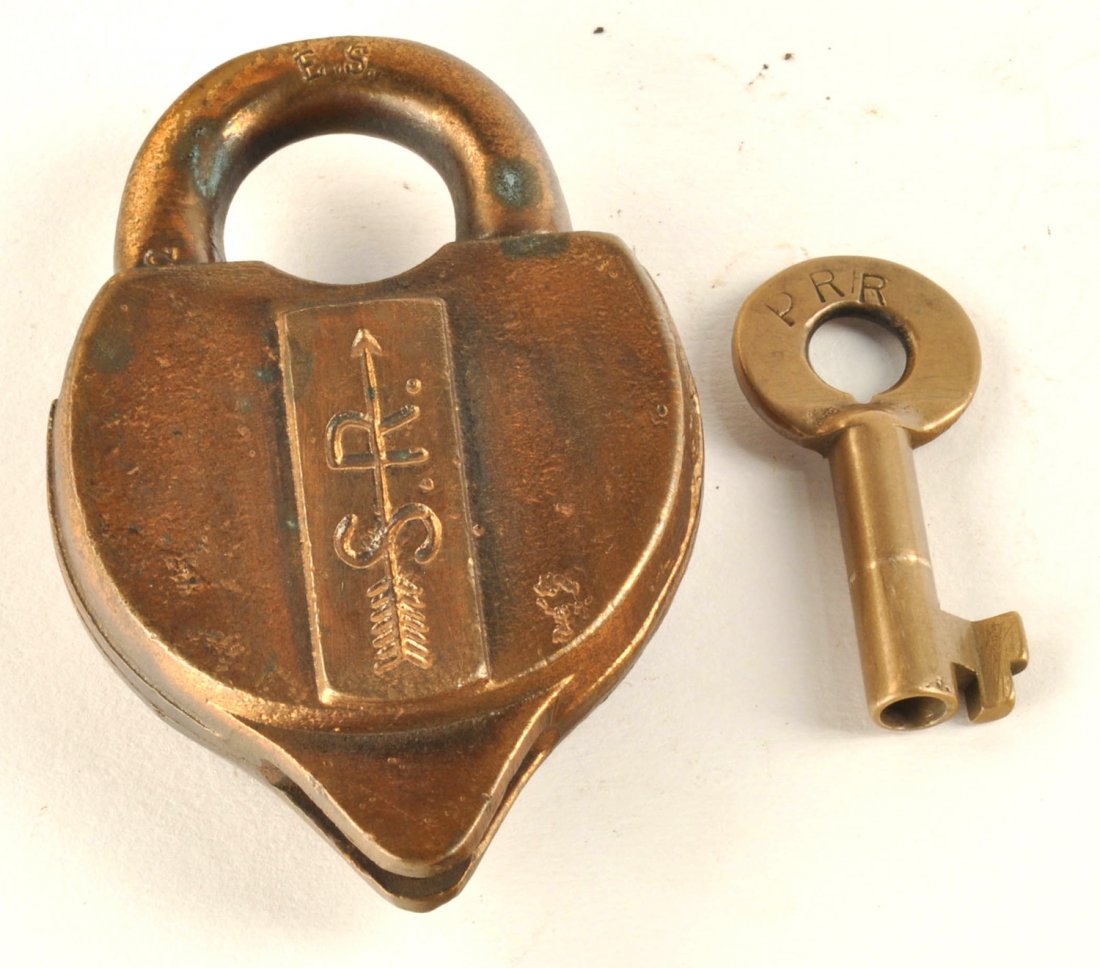 Southern Railway Logo Brass Lock (1 of 2)