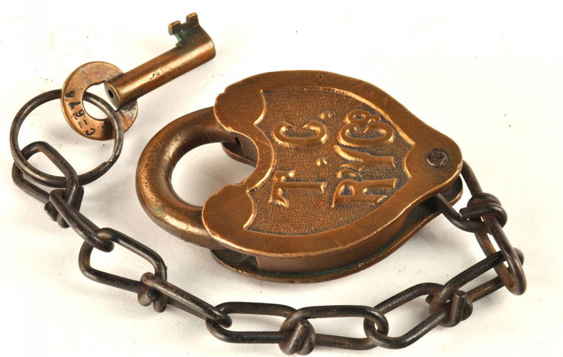 TC Ry Cast Back Brass Lock (1 of 3)