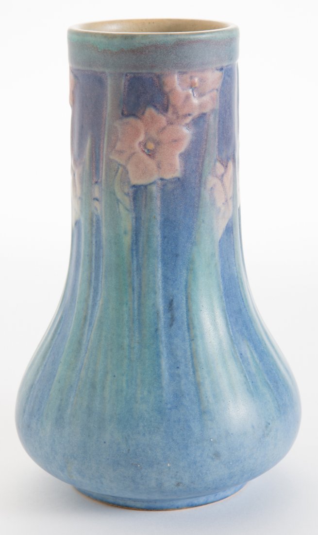 Anna Francis Simpson Newcomb College Daffodil Vase (1 of 5)