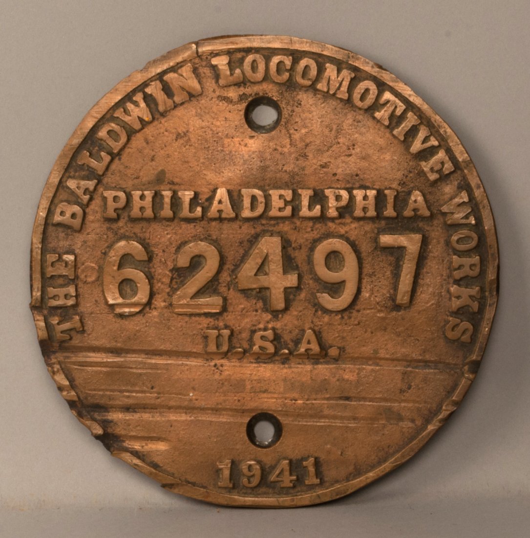 WAB 200 - VO-660 Diesel Locomotive Builder's Plate: Baldwin Diesel Locomotive Builder's Plate 62497 off of Wabash Railroad ( WAB ) Locomotive #200 a VO-660. 9" diameter