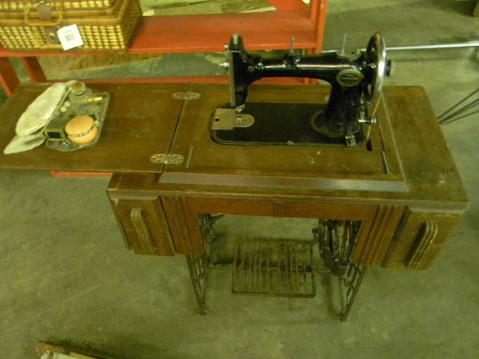 Antique Wards Damascus Rotary Sewing Machine