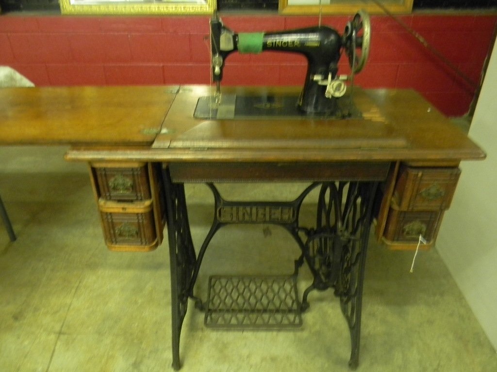 Antique Singer Sewing Machine: Antique Singer Sewing Machine Model Royal Rebuilt Singer