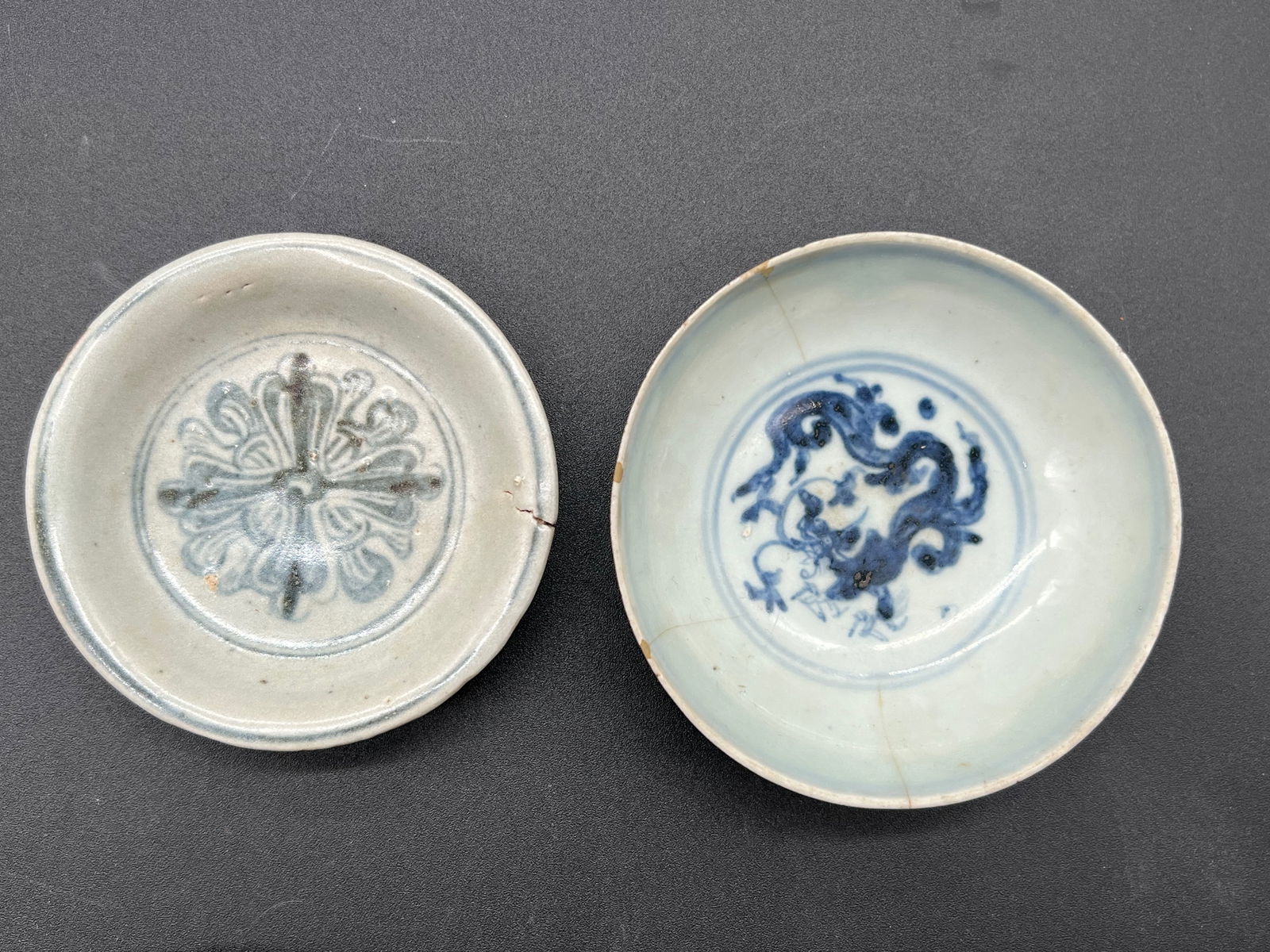 Two Antique Chinese 16th century porcelain dishes (1 of 9)