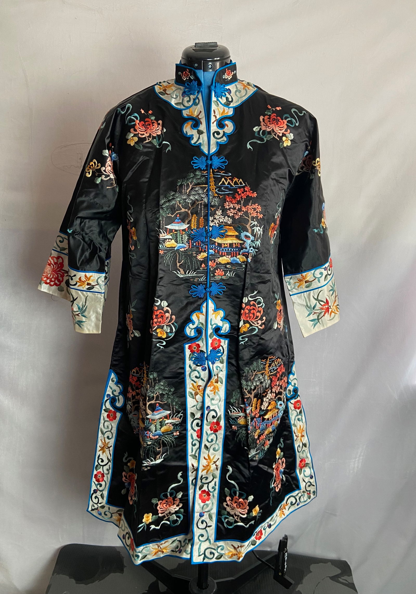 Vintage Chinese Silk Hand Embroidered Robe (1 of 12)