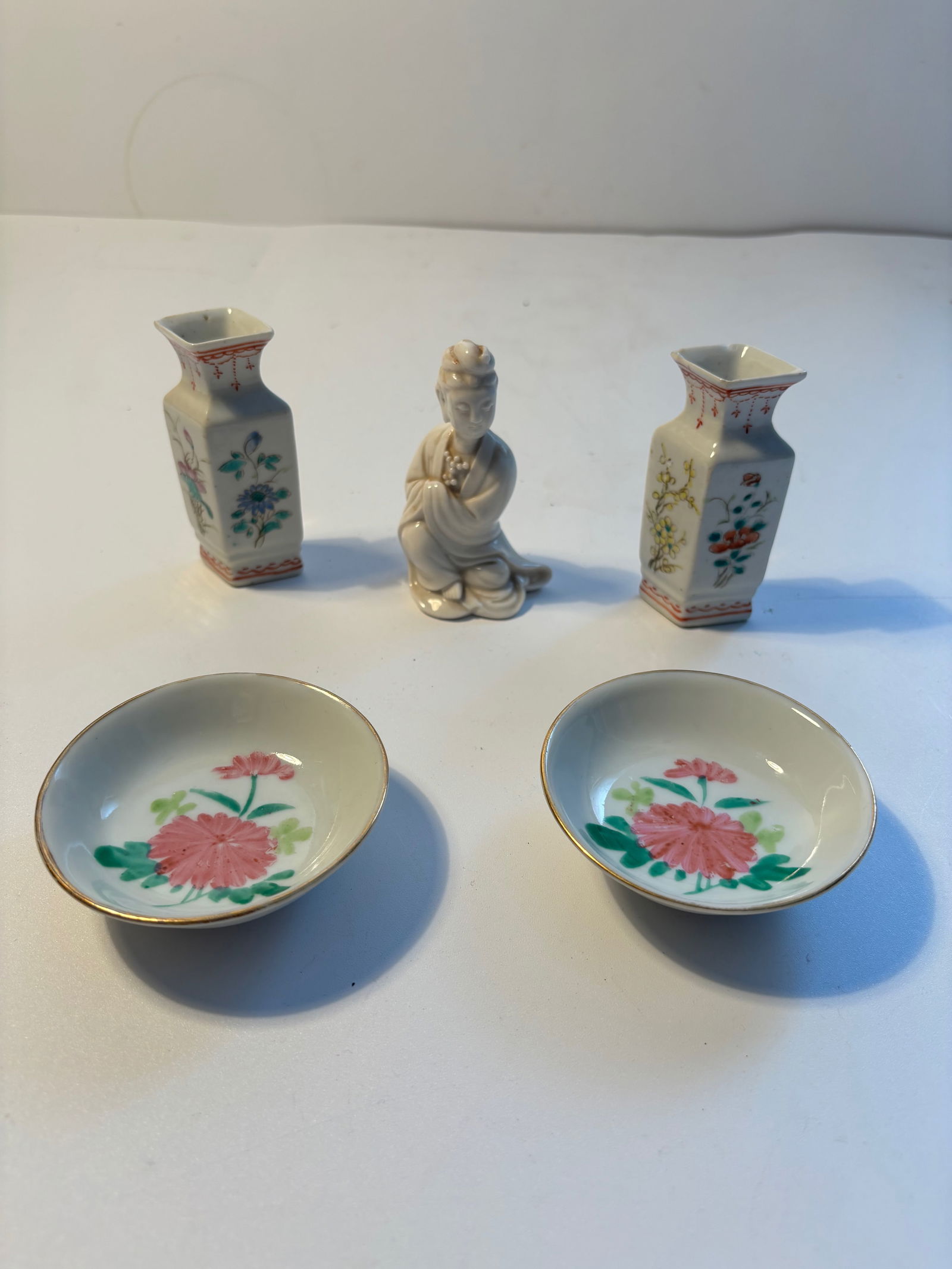 5 Chinese porcelain articles (1 of 12)