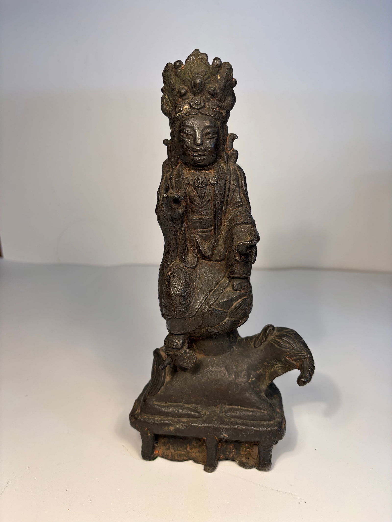 A Chinese bronze Guanyin bodhisattva 'Samantabhadra' statue (1 of 10)
