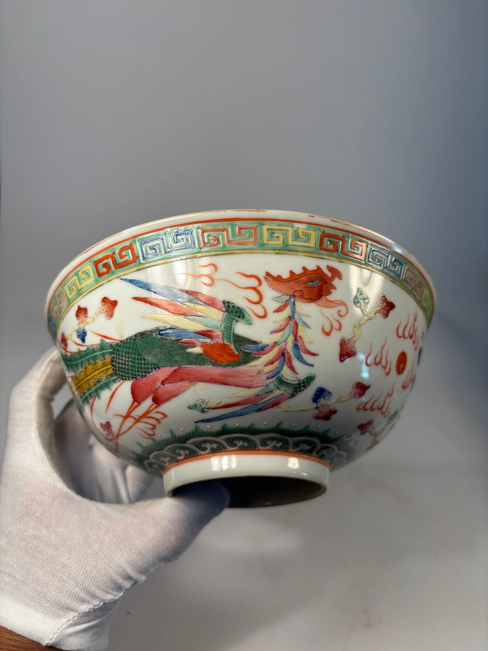 A Chinese famille rose porcelain bowl with "QIANLONG" mark (1 of 9)