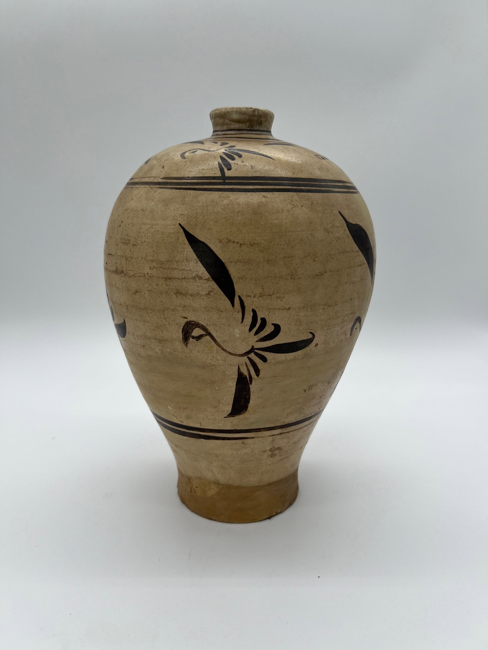 A Chinese Cizhou ware type vase (1 of 8)